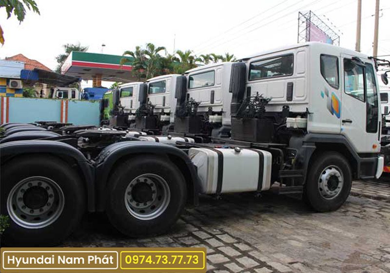 Xe Đầu Kéo Daewoo V3TEF Qua Sử Dụng 2015